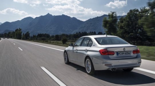 BMW 330e: La versión híbrida y enchufable del Serie 3