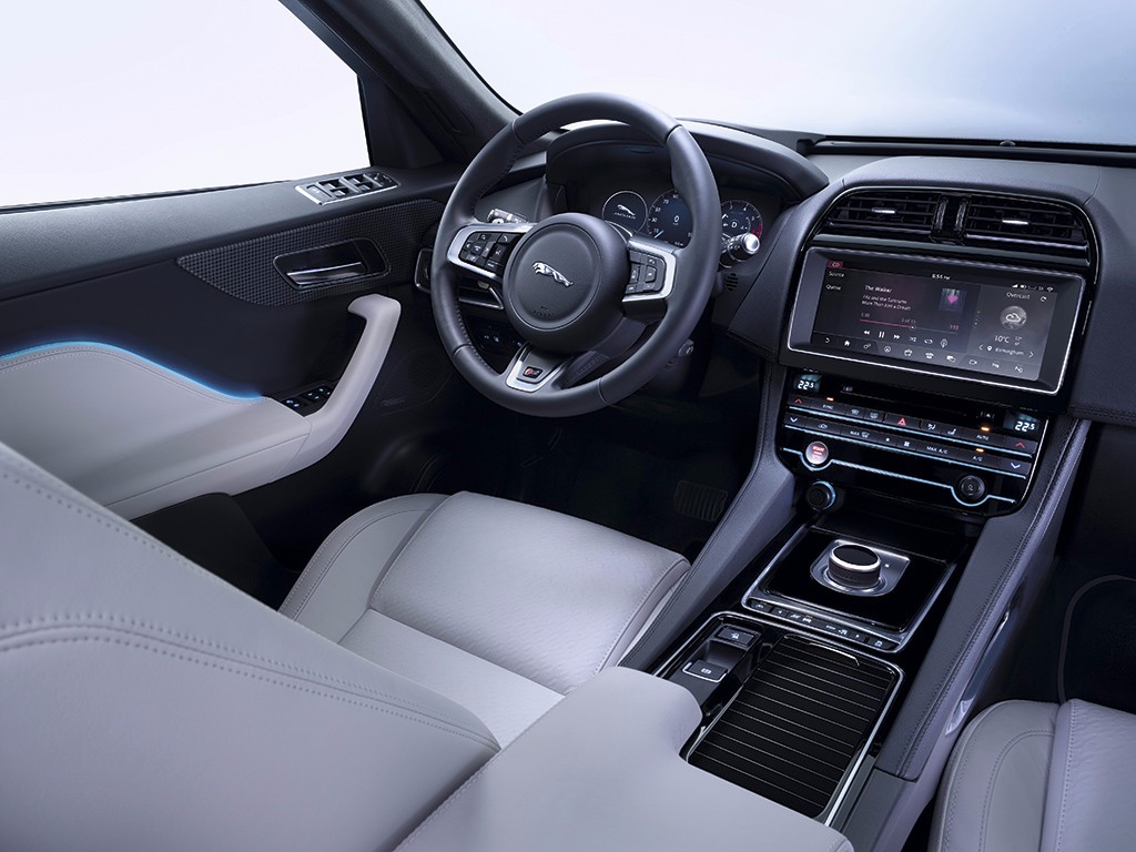 jaguar-f-pace-201523163_3