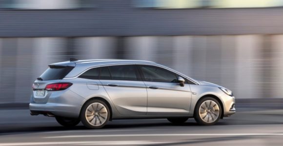 opel-astra-sports-tourer-2016-201523089_9