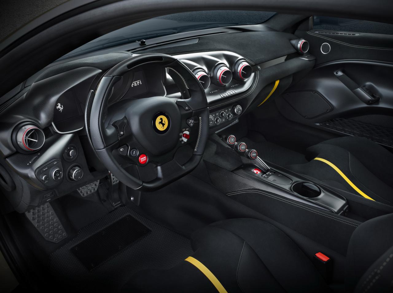 Oficial: Ferrari F12tdf, el más radical con 780 caballos