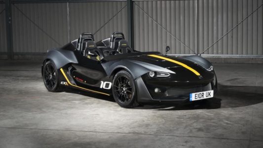 El Zenos E10 R con el motor de Focus RS y 700 kg de peso ya es una realidad