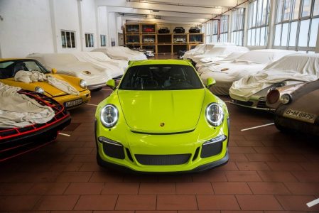 Porsche-911-GT3-RS-11