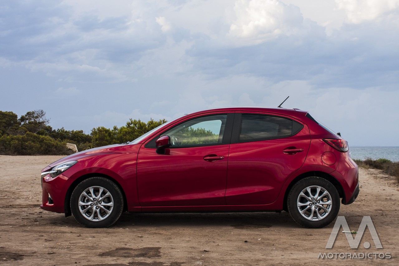 Prueba: Mazda 2 SkyActiv-G 75 CV Style+ (diseño, habitáculo, mecánica) 2