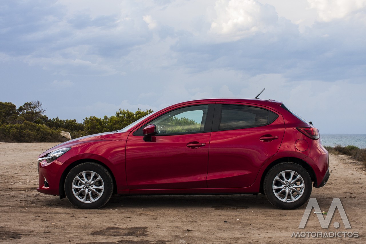 Prueba: Mazda 2 SkyActiv-G 75 CV Style+ (diseño, habitáculo, mecánica)