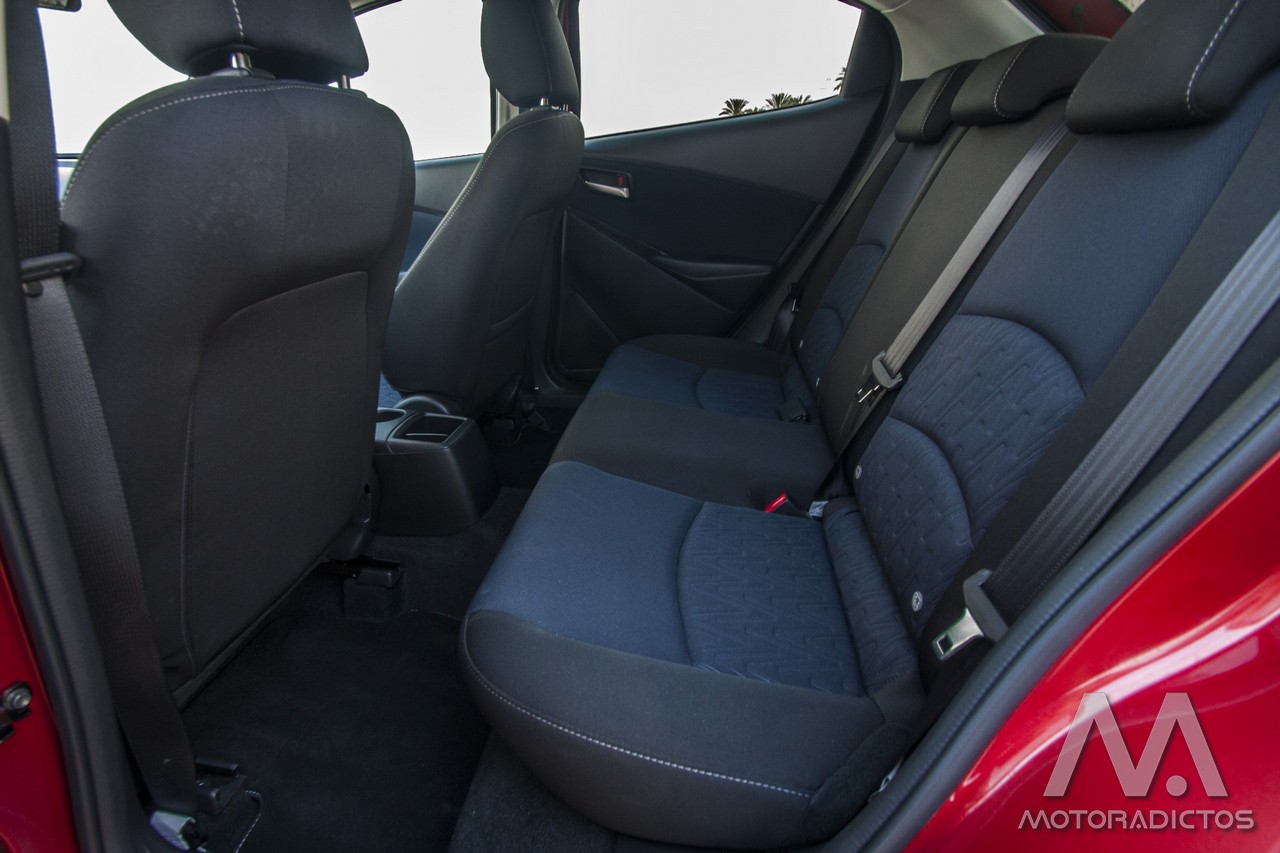 Prueba: Mazda 2 SkyActiv-G 75 CV Style+ (diseño, habitáculo, mecánica) 7