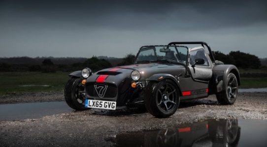 Caterham Seven 620S: 314 CV para 610 kg, tu cuello no estará preparado