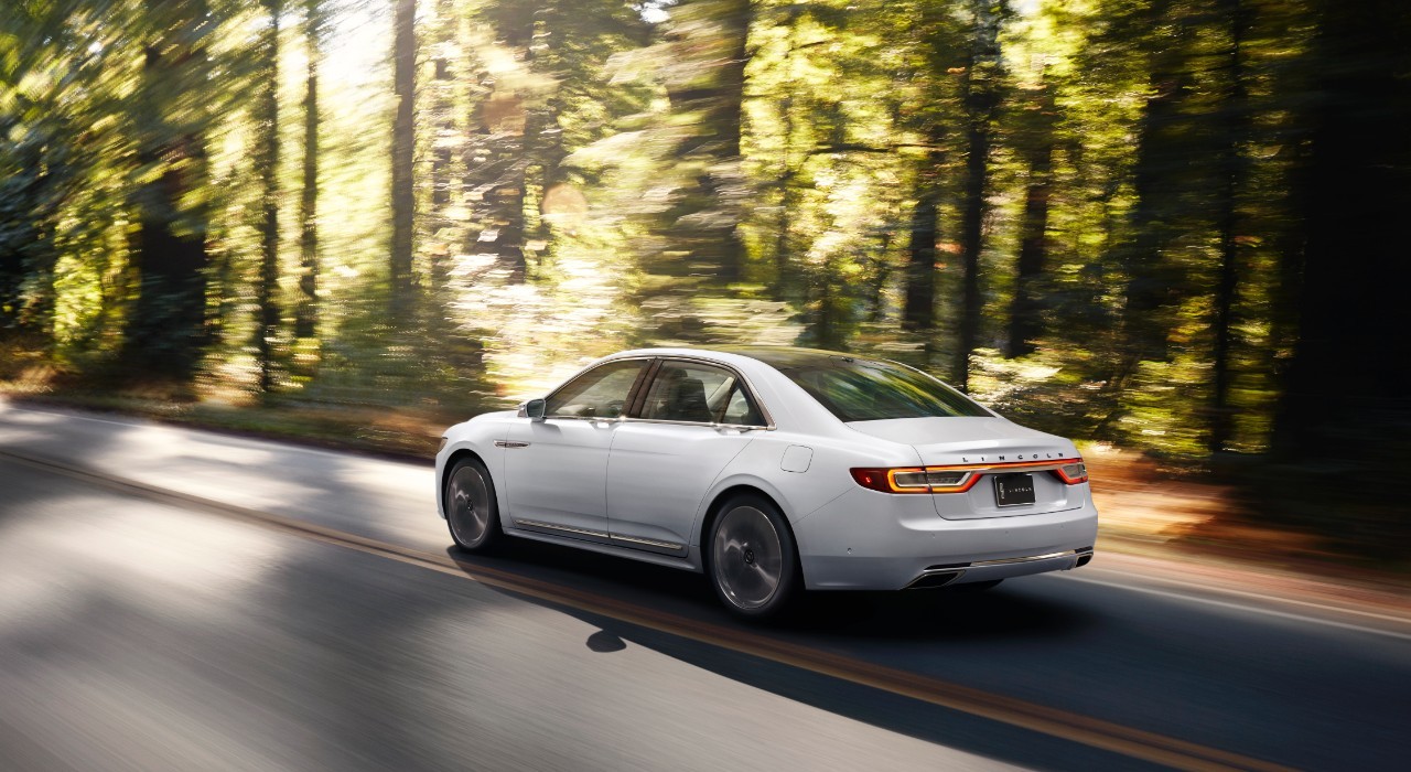 ¿Cómo se abren las puertas del nuevo Lincoln Continental? 3