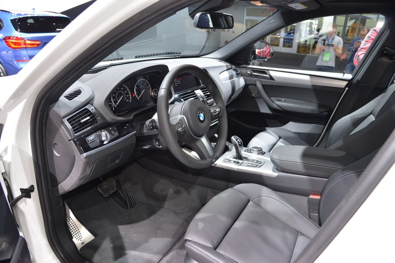 Desde Detroit: BMW X4 M40i, 360 caballos de potencia en el "baby X6 M"