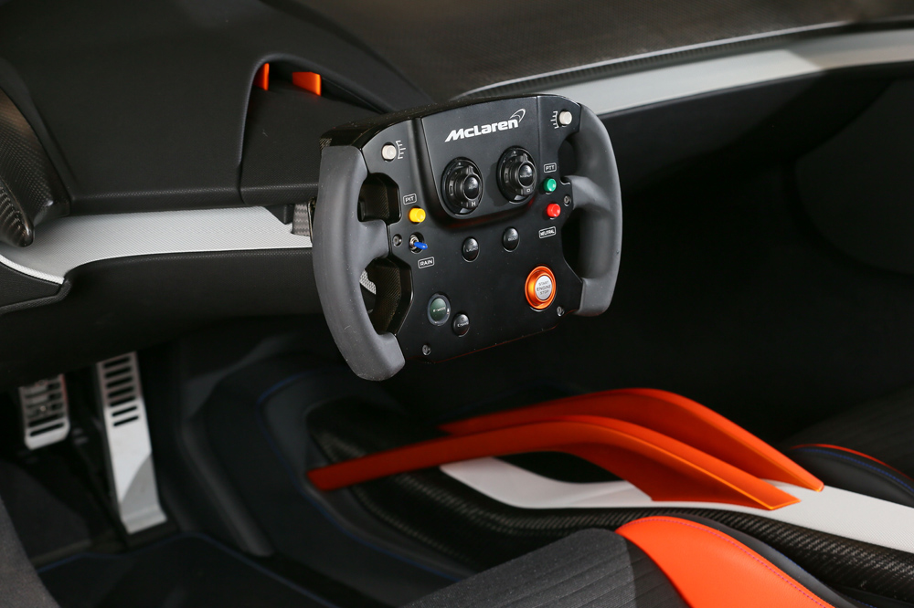 McLaren 675LT JVCKENWOOD Concept: Un interior mucho más futurista