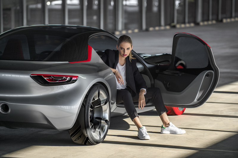 Opel GT Concept, primeras imágenes oficiales 3