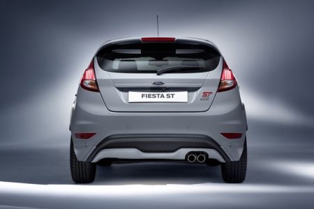 Ford Fiesta ST200: Uno de los hothatch más radicales recibe 18 CV extra y cambios estéticos