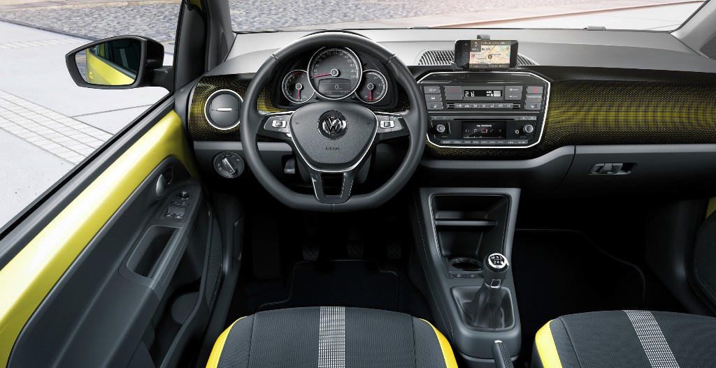 El Volkswagen Up! 2016, ahora con motor turbo de 90 CV y estética renovada 2