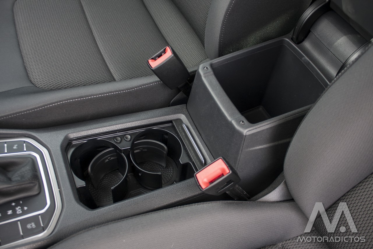 Prueba: Volkswagen Golf Sportsvan 1.6 TDI 110 CV DSG (diseño, habitáculo, mecánica) 10