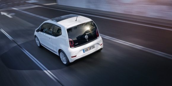 El Volkswagen Up! 2016, ahora con motor turbo de 90 CV y estética renovada