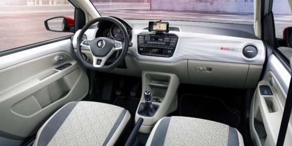 El Volkswagen Up! 2016, ahora con motor turbo de 90 CV y estética renovada