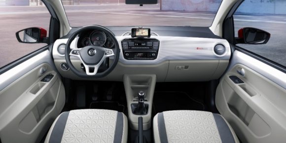 volkswagen-up-2016-201626082_19