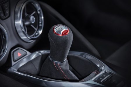 2017-Chevrolet-Camaro-ZL1-11