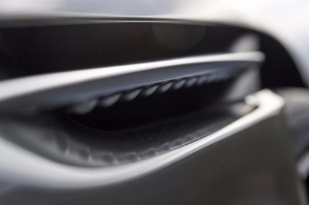 aston-martin-db11-201626282_13