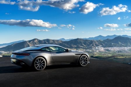 Aston Martin DB11: El DB9 pierde el torno