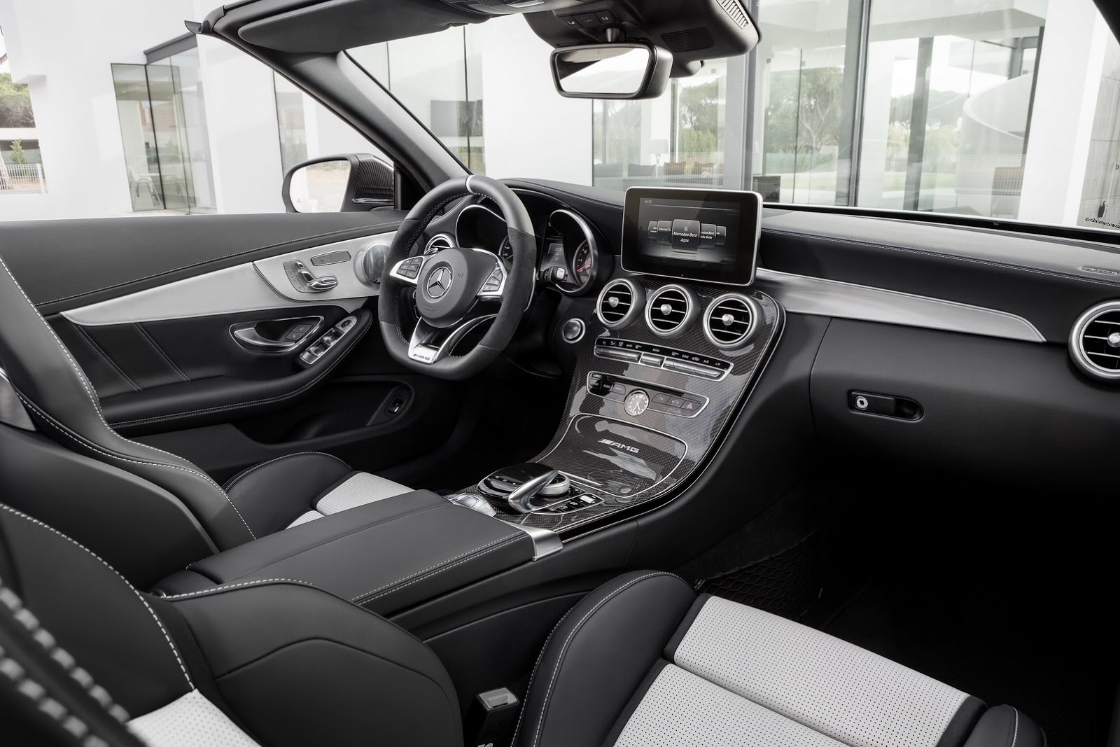 Mercedes-AMG C63 Cabriolet: La capota fuera y los 510 CV fuera 5
