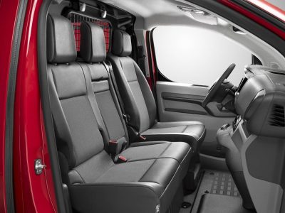 Peugeot Expert y Citroën Jumpy: Nuevos comerciales ligeros disponibles en varias configuraciones