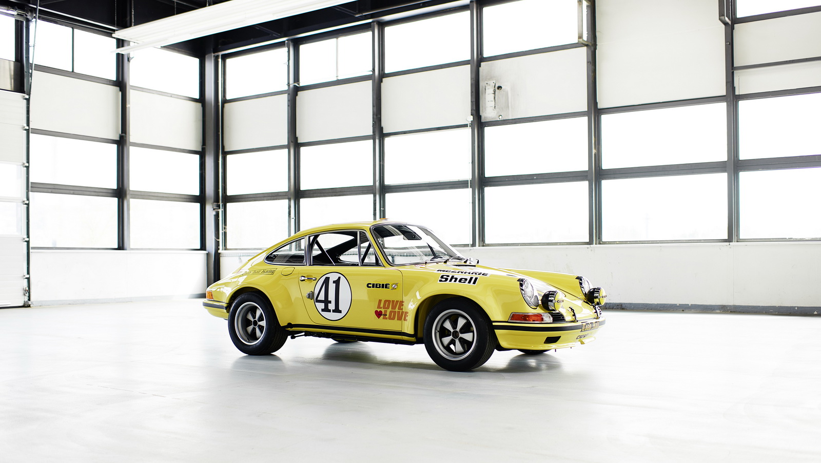 Así estaba este Porsche 911 2.5 S/T y así está ahora tras su restauración 3