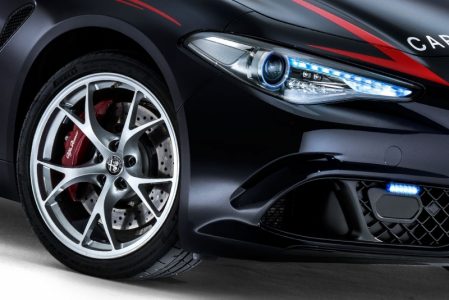 Alfa-Romeo-Giulia-QV0Police-11