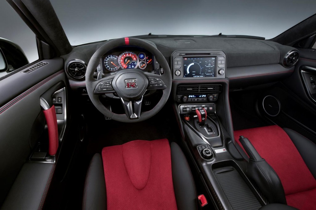 Nissan GT-R NISMO 2017: El margen de mejora todavía existía y llega con 600 CV 2