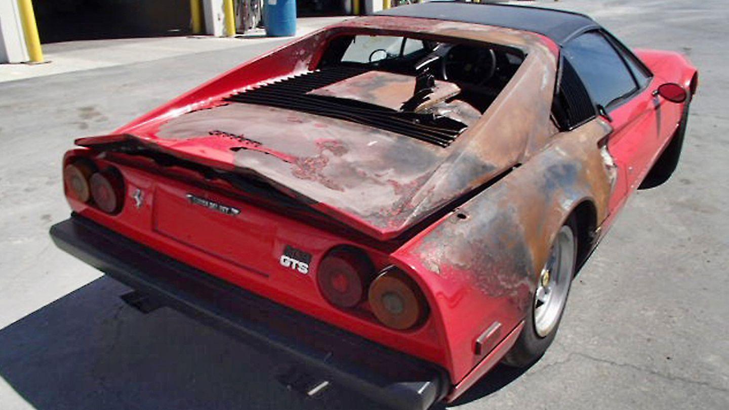 Un Ferrari 308 GTS que fue pasto de las llamas y vuelve en forma de eléctrico 2