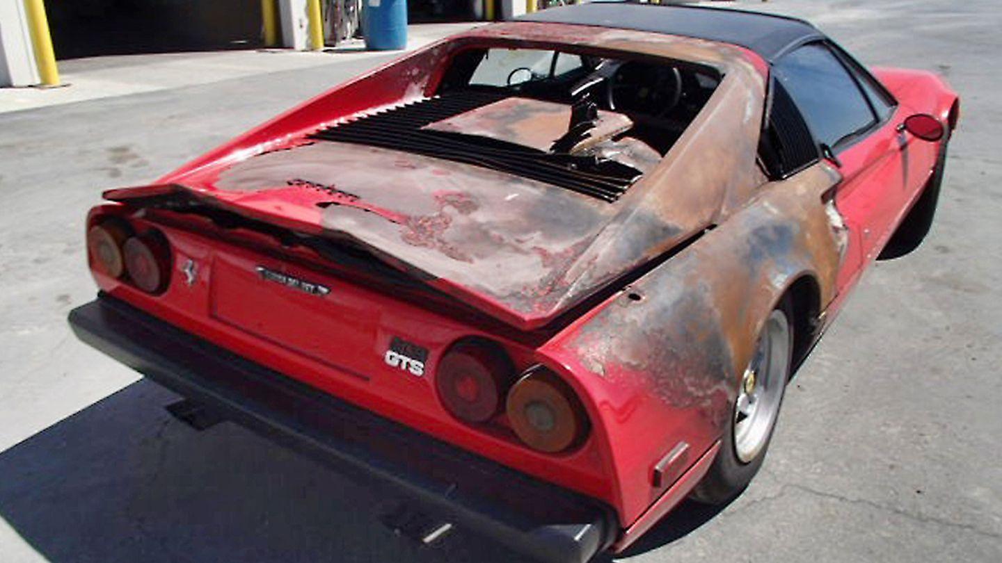 Un Ferrari 308 GTS que fue pasto de las llamas y vuelve en forma de eléctrico