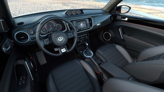 Volkswagen Beetle y Beetle Cabriolet 2017: Cambios estéticos para ganar presencia