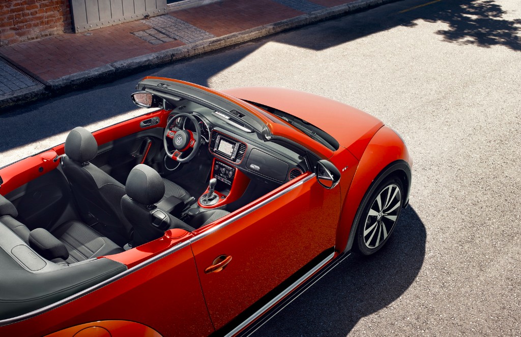 Volkswagen Beetle y Beetle Cabriolet 2017: Cambios estéticos para ganar presencia