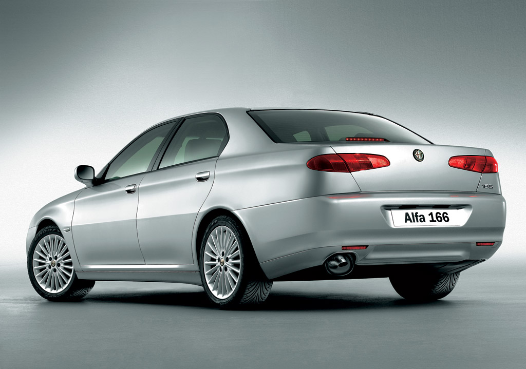 Alfa Romeo lanzará el sucesor del 166 en 2018, competirá con el BMW M5 2