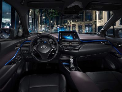 Así es el interior del crossover Toyota C-HR: Una disposición atrevida