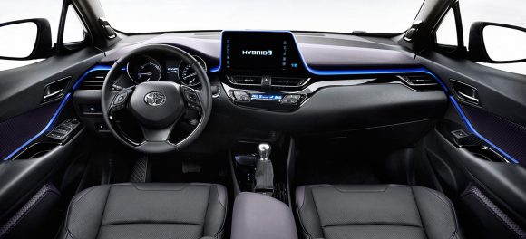 Así es el interior del crossover Toyota C-HR: Una disposición atrevida