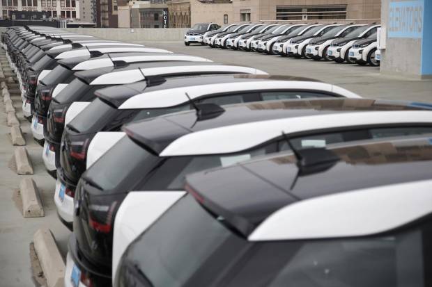 BMW suministra 100 i3 a la policía de Los Ángeles: La firma bávara la gana la batalla al Model S 2