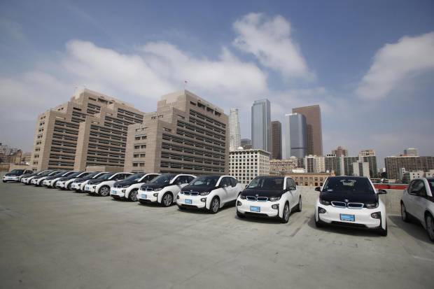 BMW suministra 100 i3 a la policía de Los Ángeles: La firma bávara la gana la batalla al Model S 3