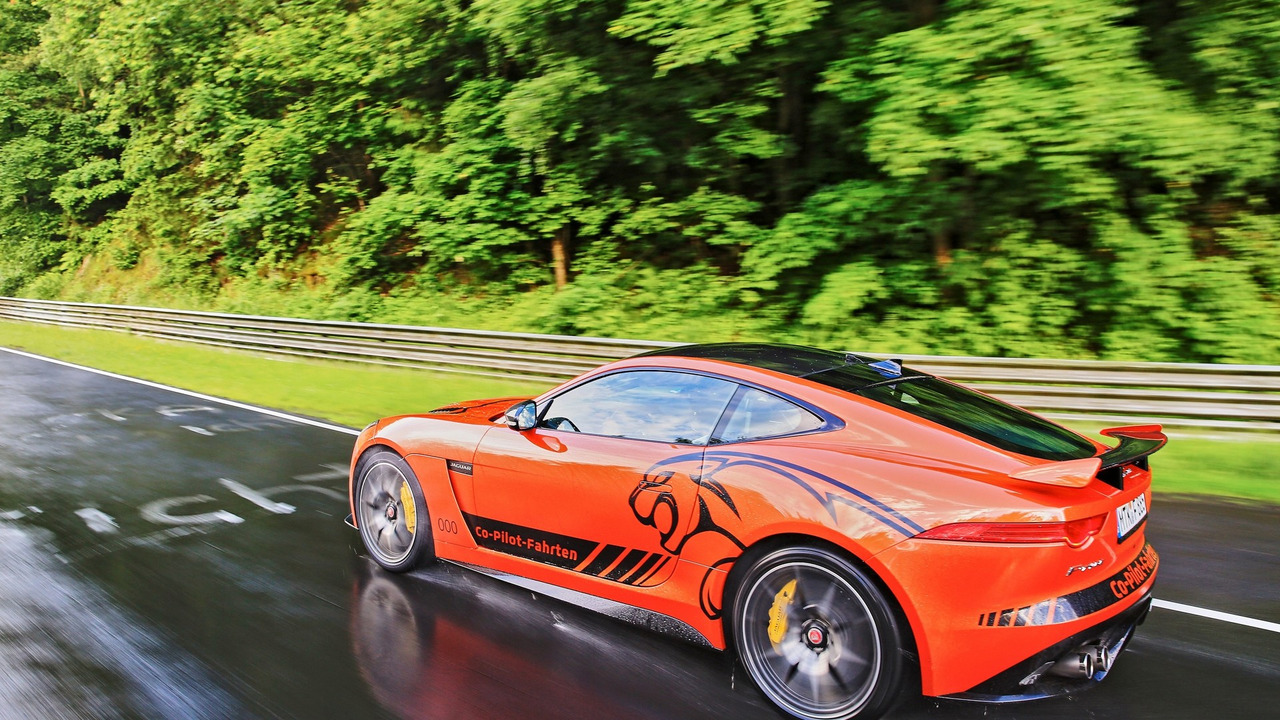 El Jaguar F-Type SVR ya está disponible como Taxi en el 'Ring 2