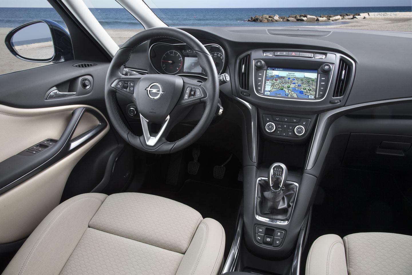 Opel Zafira 2017: Estética deportiva y más equipado que nunca 5