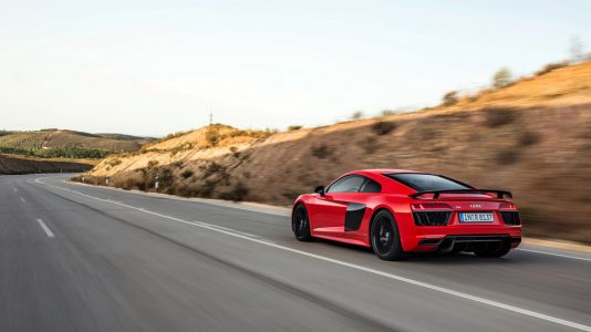 El Audi R8 Plus Underground Racing recibe un kit Twin-Turbo y entrega... ¡2.200 CV de potencia!