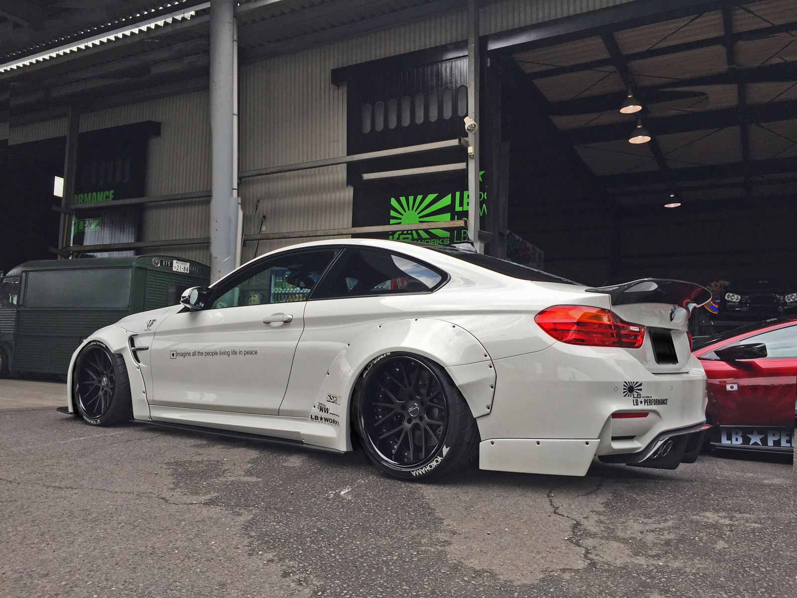 ¡Espectacular! Liberty Walk lleva al gimnasio al BMW M4 3
