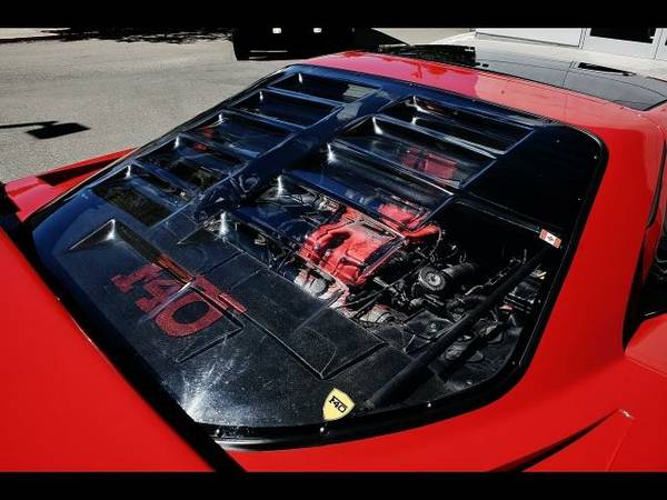 Esta réplica de Ferrari F40 vale 31.500 euros... ¿te gastarías ese dinero en ella?