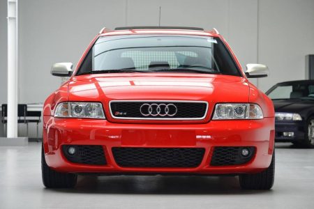 Hacerte con un Audi RS4 Avant de 2001 prácticamente nuevo es posible... por 99.500 euros