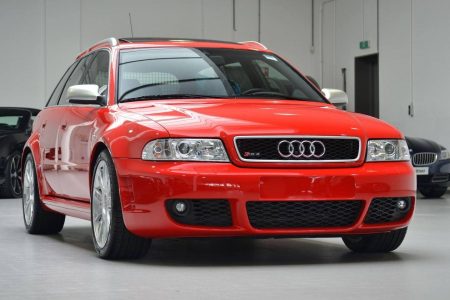 Hacerte con un Audi RS4 Avant de 2001 prácticamente nuevo es posible... por 99.500 euros