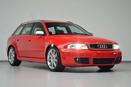 Hacerte con un Audi RS4 Avant de 2001 prácticamente nuevo es posible... por 99.500 euros