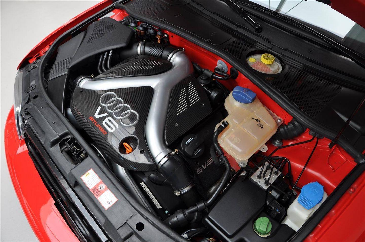 Hacerte con un Audi RS4 Avant de 2001 prácticamente nuevo es posible... por 99.500 euros 10