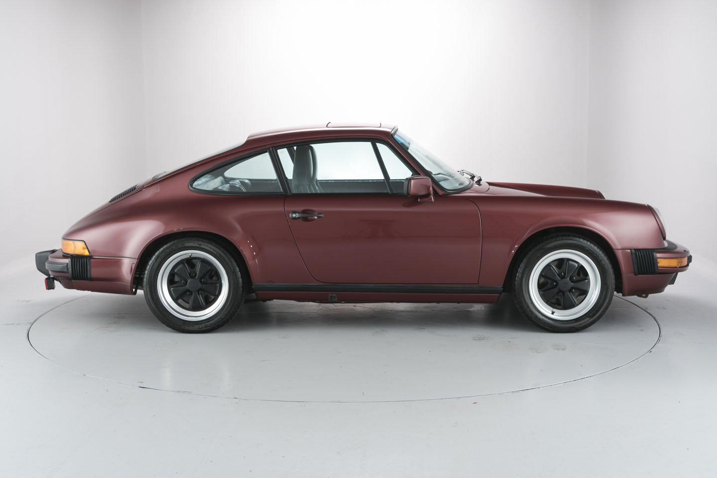 ¿Quieres un Porsche 911 Carrera 3.2 Coupé de la generación 930 casi nuevo? Prepara 100.000 euros...