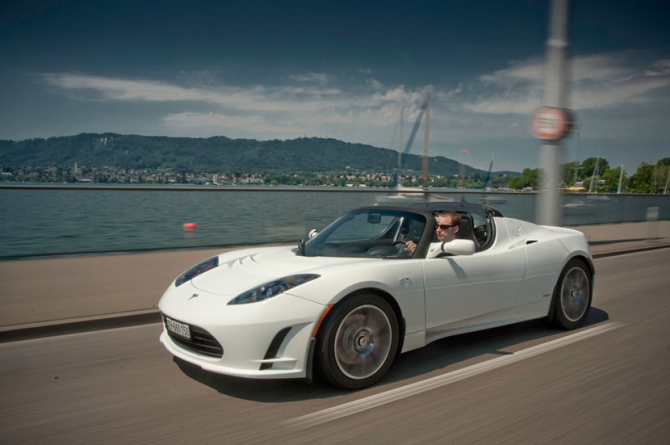 Tesla confirma el Roadster, pero no llegará al mercado hasta finales de década