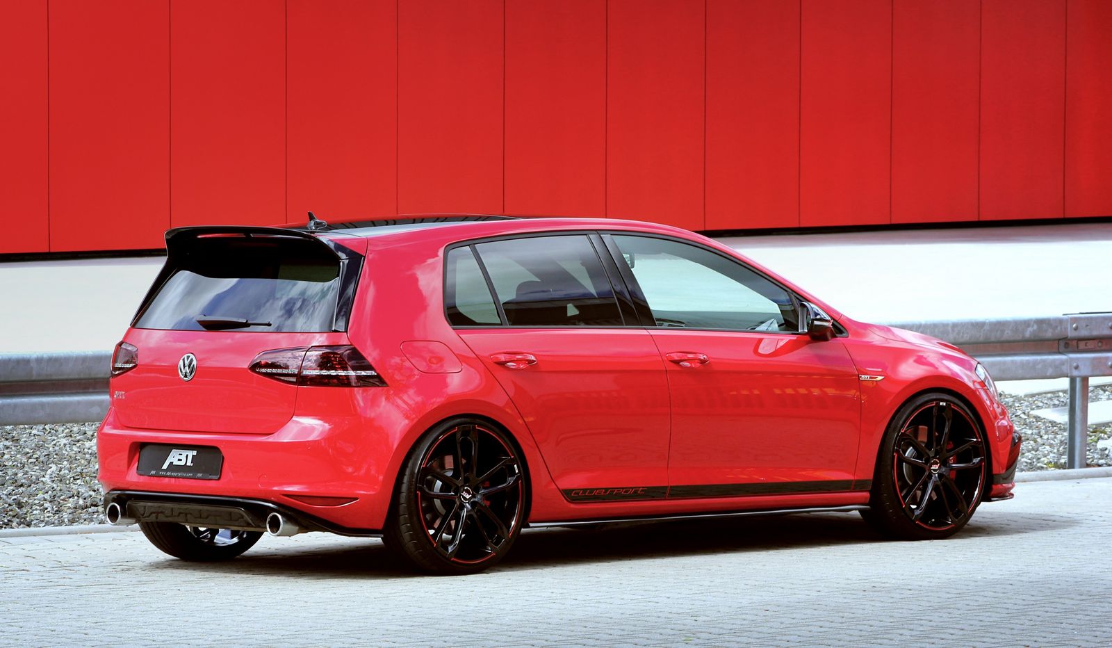ABT le mete un chute al Volkswagen Golf GTI Clubsport: ¿Podrá digerir correctamente los 340 CV? 2