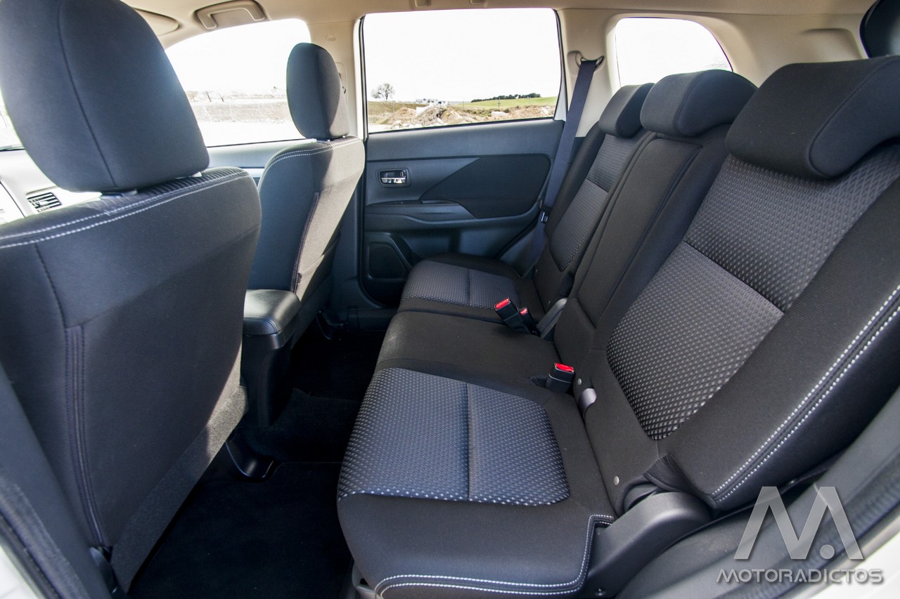 Prueba: Mitsubishi Outlander 220 DI-D 150 CV 2WD (diseño, habitáculo, mecánica) 21